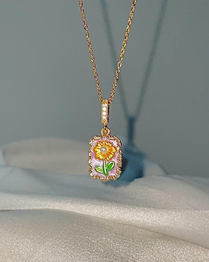 Daisy/ Sunflower Darling Necklace