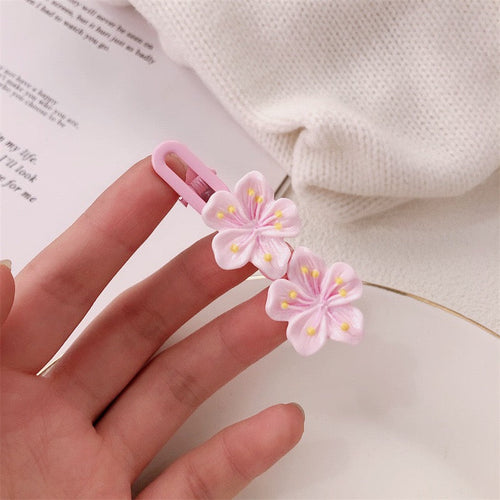 Blushing Daisies Hair Clip